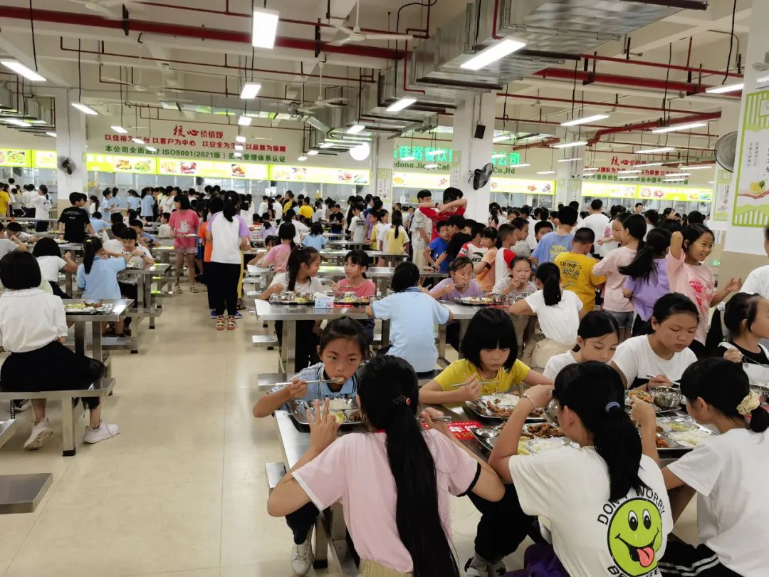 【佳裕餐飲集團】均衡營養膳食，關愛學生健康！